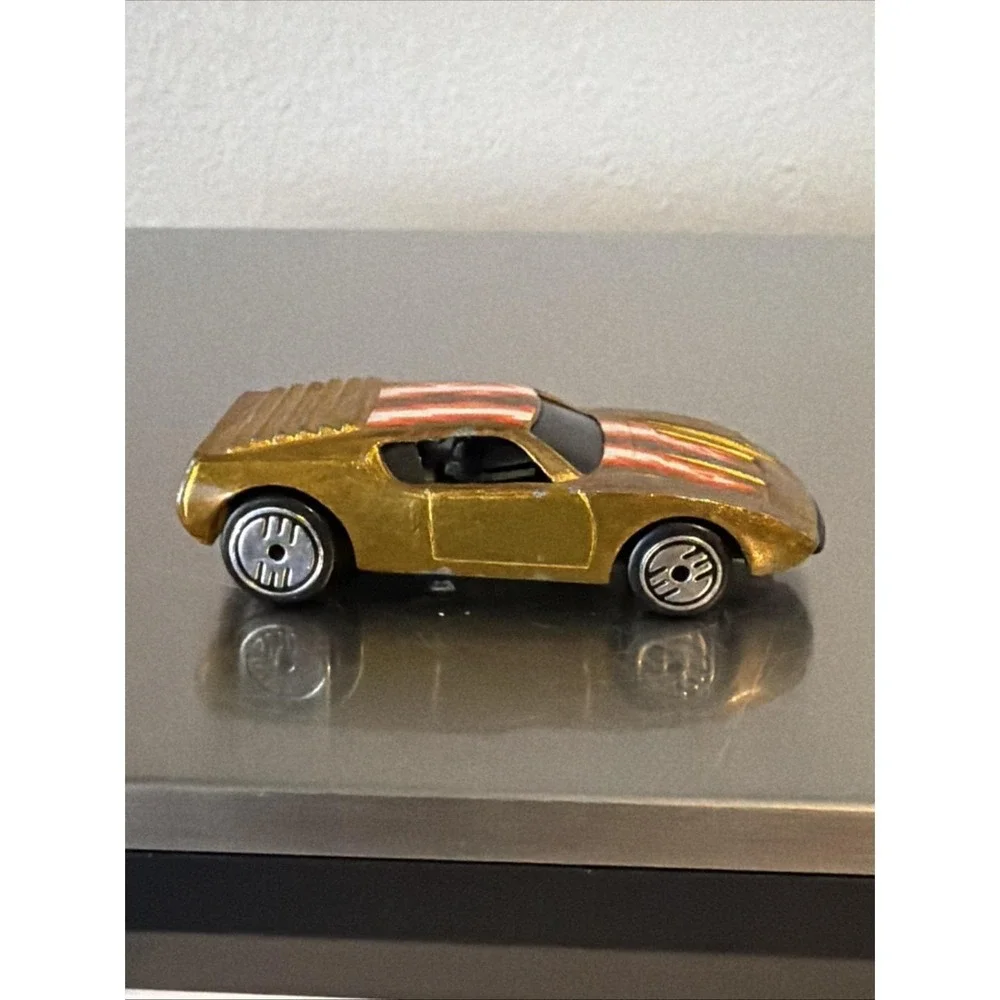 HOT WHEELS 1969 ~ Ultra Hots Gold AMX/2 ~ Vintage ~ Redliner ~ Diecast Car